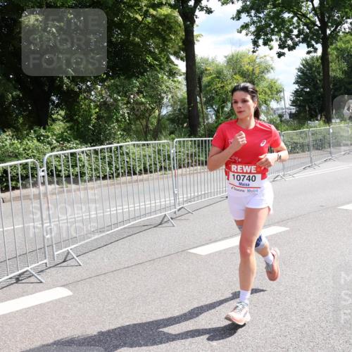 08.06.2024 - REWE Women's Run Strokosch-Dieckow http://msf.ph/oto/6258208 09.06.2024 09:54:26 Laufen 10740 meine-sportfotos.de