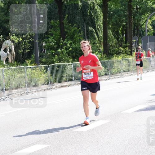 08.06.2024 - REWE Women's Run Strokosch-Dieckow http://msf.ph/oto/6258215 09.06.2024 09:54:29 Laufen 10757 meine-sportfotos.de