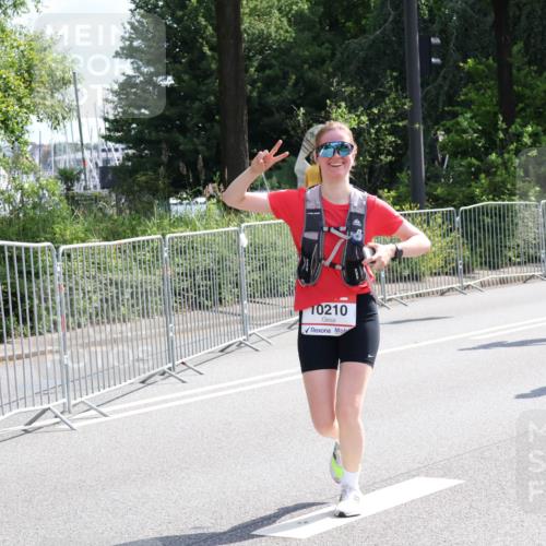 08.06.2024 - REWE Women's Run Strokosch-Dieckow http://msf.ph/oto/6258228 09.06.2024 09:54:36 Laufen 10210 meine-sportfotos.de