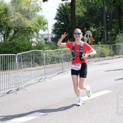 08.06.2024 - REWE Women's Run Strokosch-Dieckow http://msf.ph/oto/6258231 09.06.2024 09:54:37 Laufen 70210, 1005 meine-sportfotos.de