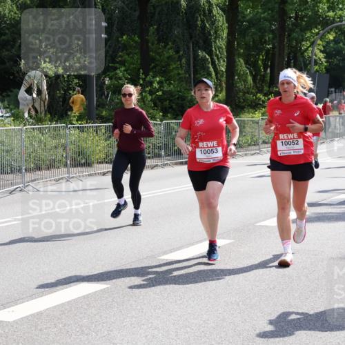 08.06.2024 - REWE Women's Run Strokosch-Dieckow http://msf.ph/oto/6258236 09.06.2024 09:54:38 Laufen 10053, 10052, 1035, 10 meine-sportfotos.de