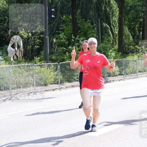 08.06.2024 - REWE Women's Run Strokosch-Dieckow http://msf.ph/oto/6258255 09.06.2024 09:54:42 Laufen 10788 meine-sportfotos.de