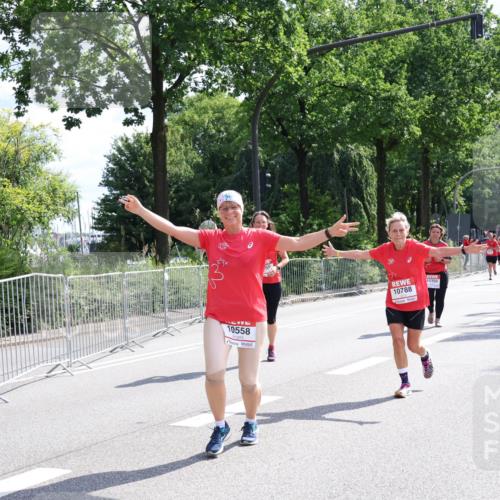 08.06.2024 - REWE Women's Run Strokosch-Dieckow http://msf.ph/oto/6258265 09.06.2024 09:54:44 Laufen 10558, 10788, 10350 meine-sportfotos.de
