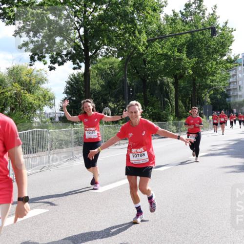 08.06.2024 - REWE Women's Run Strokosch-Dieckow http://msf.ph/oto/6258275 09.06.2024 09:54:45 Laufen 10558, 10455, 10788, 10350 meine-sportfotos.de