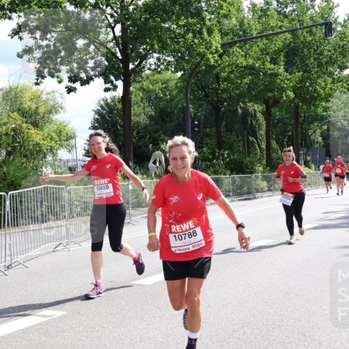 08.06.2024 - REWE Women's Run Strokosch-Dieckow http://msf.ph/oto/6258278 09.06.2024 09:54:45 Laufen 10455, 10788, 10350 meine-sportfotos.de
