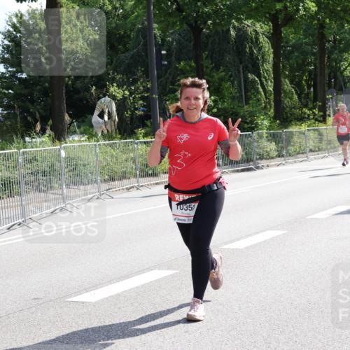 08.06.2024 - REWE Women's Run Strokosch-Dieckow http://msf.ph/oto/6258286 09.06.2024 09:54:47 Laufen 35 meine-sportfotos.de