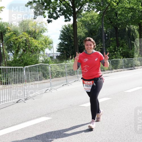 08.06.2024 - REWE Women's Run Strokosch-Dieckow http://msf.ph/oto/6258291 09.06.2024 09:54:47 Laufen 1035 meine-sportfotos.de