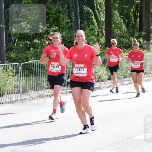 08.06.2024 - REWE Women's Run Strokosch-Dieckow http://msf.ph/oto/6258306 09.06.2024 09:54:50 Laufen 10413, 10107, 10288, 10576, 10624 meine-sportfotos.de