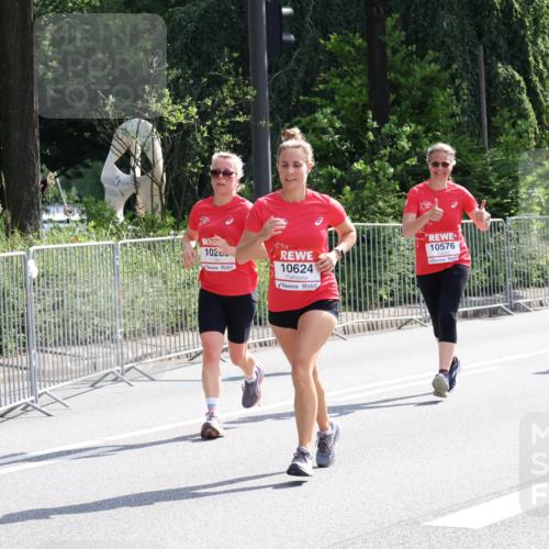 08.06.2024 - REWE Women's Run Strokosch-Dieckow http://msf.ph/oto/6258315 09.06.2024 09:54:54 Laufen 1020, 10624, 10576, 10 meine-sportfotos.de