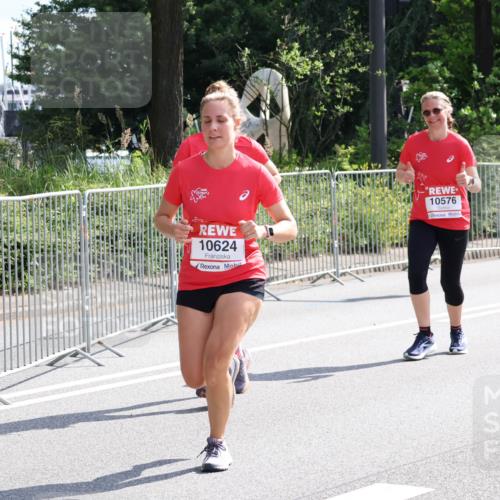 08.06.2024 - REWE Women's Run Strokosch-Dieckow http://msf.ph/oto/6258317 09.06.2024 09:54:55 Laufen 10624, 10576 meine-sportfotos.de