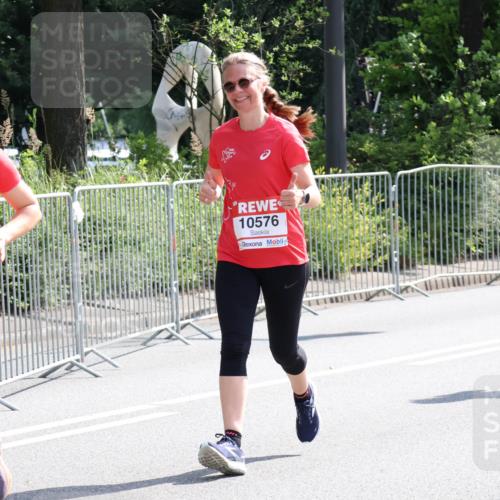 08.06.2024 - REWE Women's Run Strokosch-Dieckow http://msf.ph/oto/6258320 09.06.2024 09:54:56 Laufen 288, 10576 meine-sportfotos.de