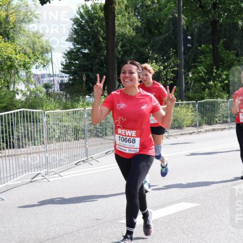 08.06.2024 - REWE Women's Run Strokosch-Dieckow http://msf.ph/oto/6258339 09.06.2024 09:55:01 Laufen 10668, 10713 meine-sportfotos.de