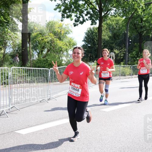 08.06.2024 - REWE Women's Run Strokosch-Dieckow http://msf.ph/oto/6258345 09.06.2024 09:55:01 Laufen 10668 meine-sportfotos.de