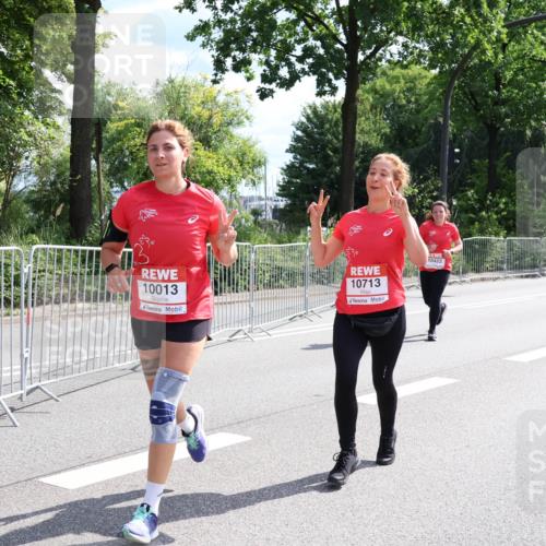 08.06.2024 - REWE Women's Run Strokosch-Dieckow http://msf.ph/oto/6258355 09.06.2024 09:55:02 Laufen 10013, 10713, 10422 meine-sportfotos.de