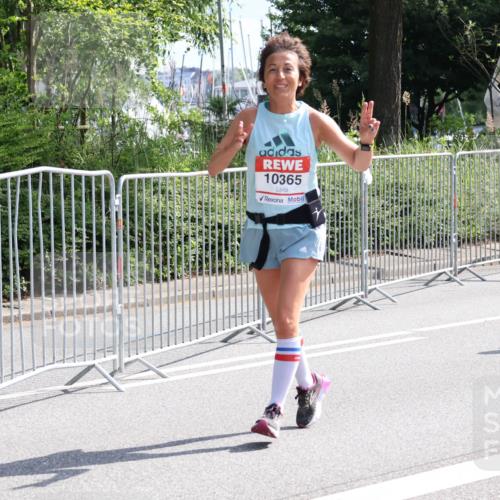 08.06.2024 - REWE Women's Run Strokosch-Dieckow http://msf.ph/oto/6258374 09.06.2024 09:55:11 Laufen 10365 meine-sportfotos.de