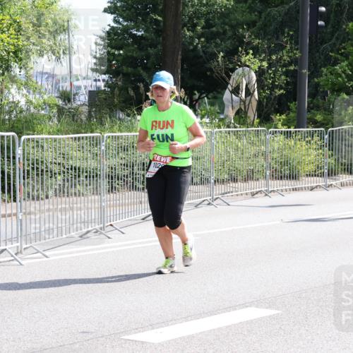 08.06.2024 - REWE Women's Run Strokosch-Dieckow http://msf.ph/oto/6258387 09.06.2024 09:55:16 Laufen 102, 10175 meine-sportfotos.de