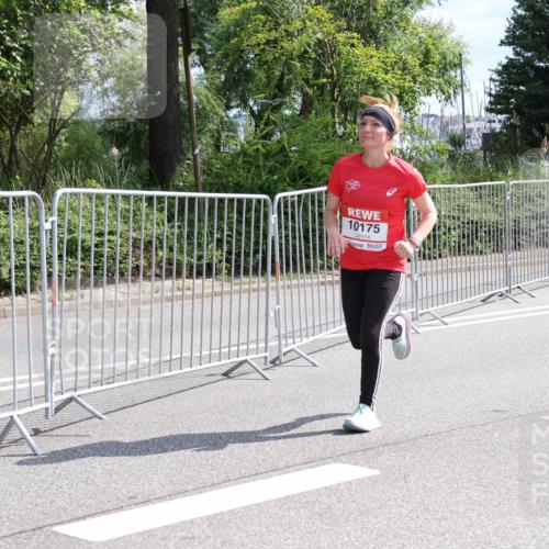 08.06.2024 - REWE Women's Run Strokosch-Dieckow http://msf.ph/oto/6258395 09.06.2024 09:55:20 Laufen 10175 meine-sportfotos.de