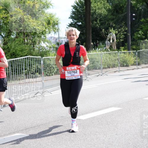 08.06.2024 - REWE Women's Run Strokosch-Dieckow http://msf.ph/oto/6258404 09.06.2024 09:55:26 Laufen 10151, 10762, 105, 10782 meine-sportfotos.de