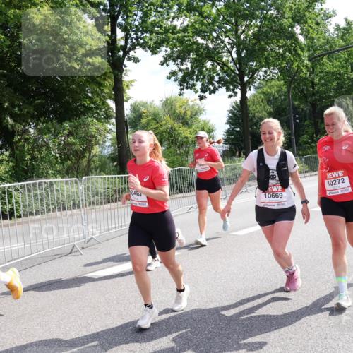 08.06.2024 - REWE Women's Run Strokosch-Dieckow http://msf.ph/oto/6258423 09.06.2024 09:55:31 Laufen 0487, 10669, 10272 meine-sportfotos.de