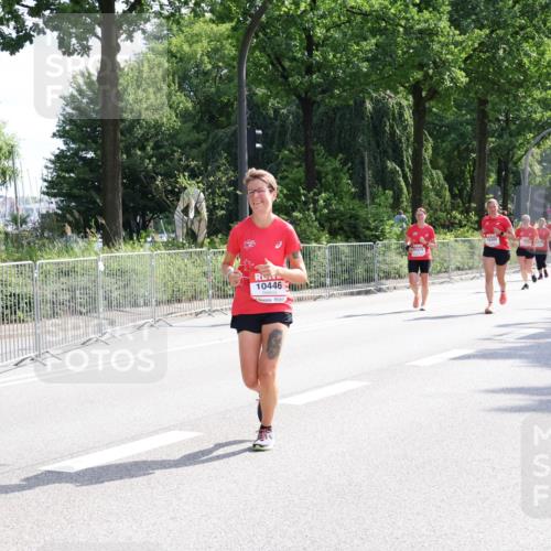 08.06.2024 - REWE Women's Run Strokosch-Dieckow http://msf.ph/oto/6258441 09.06.2024 09:55:37 Laufen 10446 meine-sportfotos.de