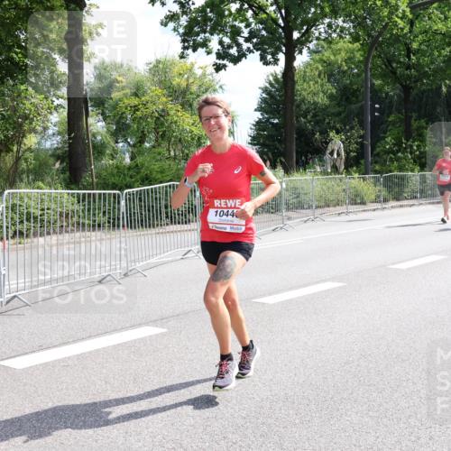 08.06.2024 - REWE Women's Run Strokosch-Dieckow http://msf.ph/oto/6258443 09.06.2024 09:55:38 Laufen 1044 meine-sportfotos.de