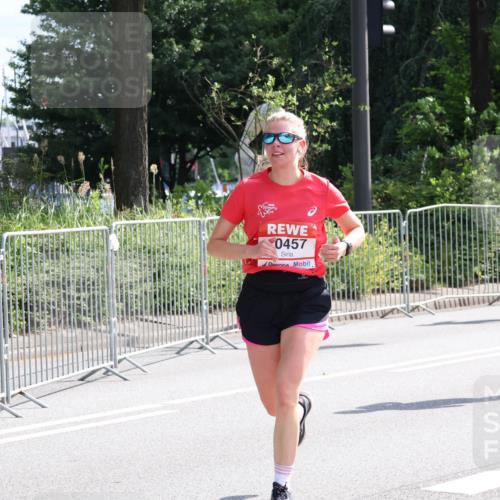 08.06.2024 - REWE Women's Run Strokosch-Dieckow http://msf.ph/oto/6258456 09.06.2024 09:55:44 Laufen 0457, 10211 meine-sportfotos.de