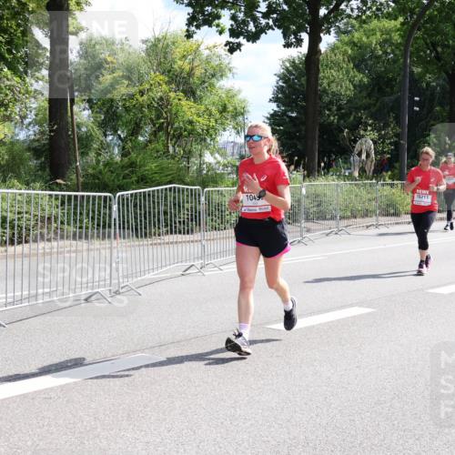 08.06.2024 - REWE Women's Run Strokosch-Dieckow http://msf.ph/oto/6258460 09.06.2024 09:55:45 Laufen 1045, 10211 meine-sportfotos.de