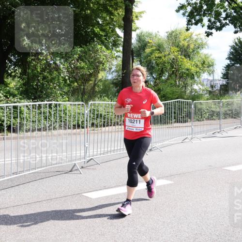 08.06.2024 - REWE Women's Run Strokosch-Dieckow http://msf.ph/oto/6258470 09.06.2024 09:55:48 Laufen 10211 meine-sportfotos.de