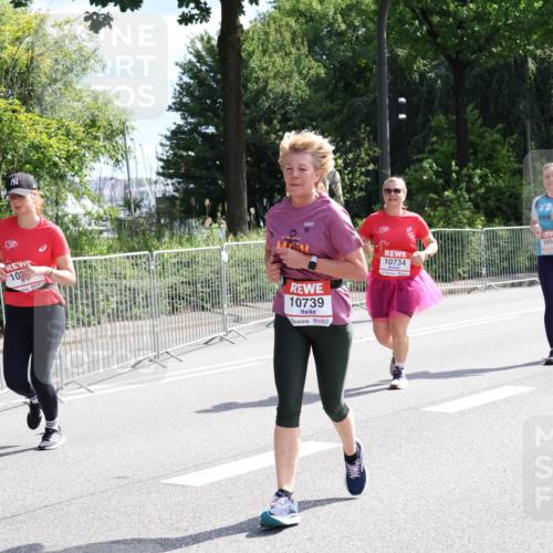 08.06.2024 - REWE Women's Run Strokosch-Dieckow http://msf.ph/oto/6258474 09.06.2024 09:55:50 Laufen 102, 10739, 10734, 10566 meine-sportfotos.de