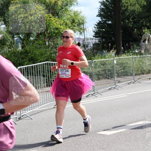 08.06.2024 - REWE Women's Run Strokosch-Dieckow http://msf.ph/oto/6258481 09.06.2024 09:55:51 Laufen 10734, 10739, 105 meine-sportfotos.de