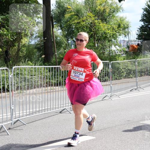 08.06.2024 - REWE Women's Run Strokosch-Dieckow http://msf.ph/oto/6258483 09.06.2024 09:55:52 Laufen 10734 meine-sportfotos.de