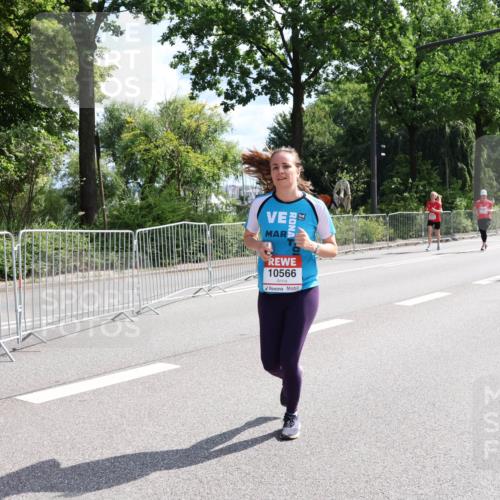 08.06.2024 - REWE Women's Run Strokosch-Dieckow http://msf.ph/oto/6258488 09.06.2024 09:55:53 Laufen 10566 meine-sportfotos.de
