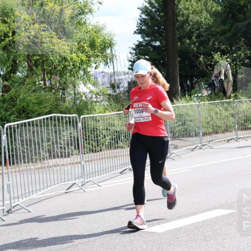 08.06.2024 - REWE Women's Run Strokosch-Dieckow http://msf.ph/oto/6258495 09.06.2024 09:55:58 Laufen 1058 meine-sportfotos.de