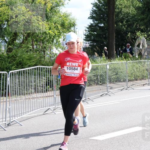 08.06.2024 - REWE Women's Run Strokosch-Dieckow http://msf.ph/oto/6258497 09.06.2024 09:55:58 Laufen 10584 meine-sportfotos.de