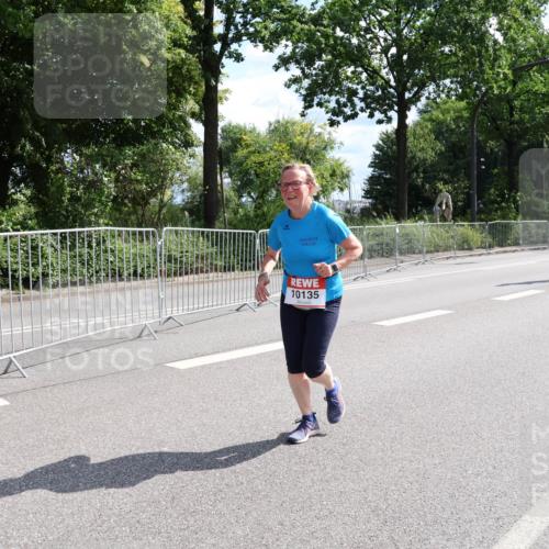 08.06.2024 - REWE Women's Run Strokosch-Dieckow http://msf.ph/oto/6258525 09.06.2024 09:56:08 Laufen 10135 meine-sportfotos.de