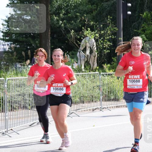 08.06.2024 - REWE Women's Run Strokosch-Dieckow http://msf.ph/oto/6258544 09.06.2024 09:56:18 Laufen 10, 10686, 10688, 106 meine-sportfotos.de