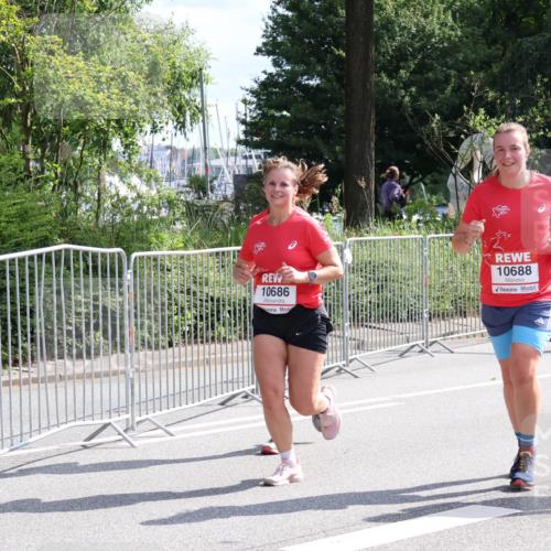 08.06.2024 - REWE Women's Run Strokosch-Dieckow http://msf.ph/oto/6258547 09.06.2024 09:56:19 Laufen 10686, 10688, 106 meine-sportfotos.de