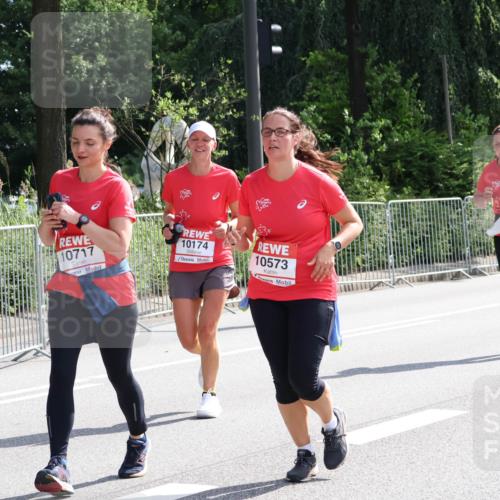 08.06.2024 - REWE Women's Run Strokosch-Dieckow http://msf.ph/oto/6258590 09.06.2024 09:56:33 Laufen 10717, 10174, 10573 meine-sportfotos.de