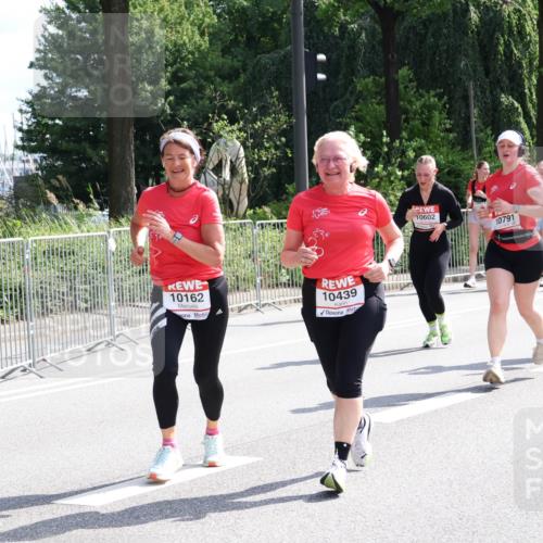 08.06.2024 - REWE Women's Run Strokosch-Dieckow http://msf.ph/oto/6258615 09.06.2024 09:56:40 Laufen 10162, 10439, 10602, 10791, 10698, 0269 meine-sportfotos.de
