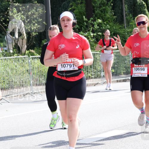08.06.2024 - REWE Women's Run Strokosch-Dieckow http://msf.ph/oto/6258620 09.06.2024 09:56:41 Laufen 67, 9, 10791, 10698, 10269 meine-sportfotos.de
