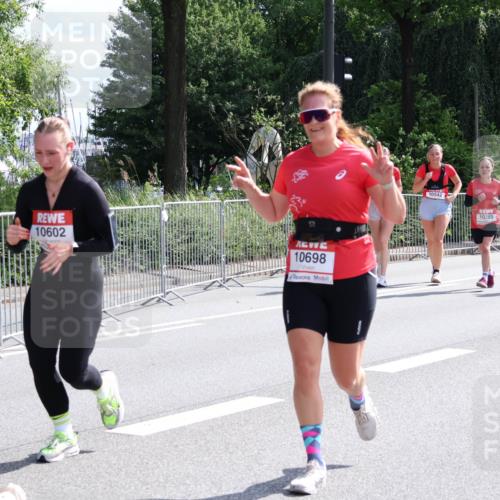 08.06.2024 - REWE Women's Run Strokosch-Dieckow http://msf.ph/oto/6258631 09.06.2024 09:56:43 Laufen 0791, 10602, 10698, 10542, 10269, 10473 meine-sportfotos.de