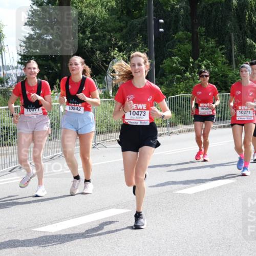 08.06.2024 - REWE Women's Run Strokosch-Dieckow http://msf.ph/oto/6258651 09.06.2024 09:56:46 Laufen 10269, 10071, 10542, 10473, 10409, 10271 meine-sportfotos.de