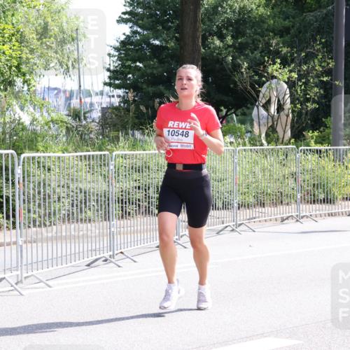 08.06.2024 - REWE Women's Run Strokosch-Dieckow http://msf.ph/oto/6258697 09.06.2024 09:57:00 Laufen 10548 meine-sportfotos.de