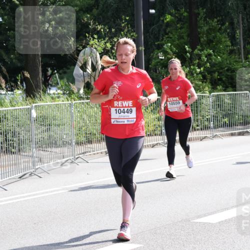 08.06.2024 - REWE Women's Run Strokosch-Dieckow http://msf.ph/oto/6258742 09.06.2024 09:57:10 Laufen 10449, 10559, 5, 100 meine-sportfotos.de