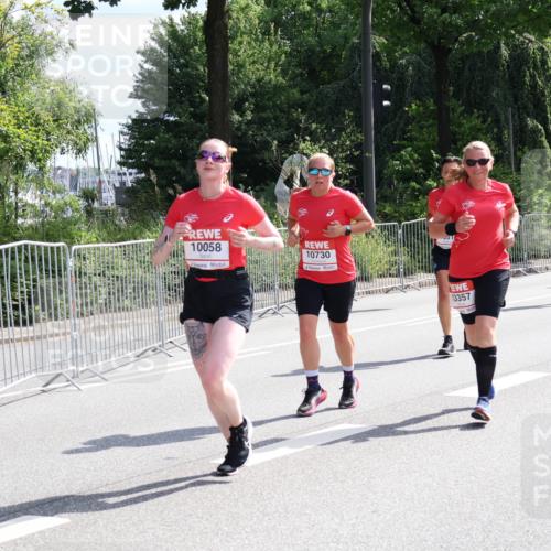 08.06.2024 - REWE Women's Run Strokosch-Dieckow http://msf.ph/oto/6258772 09.06.2024 09:57:16 Laufen 10058, 10730, 10357 meine-sportfotos.de