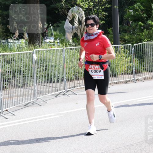 08.06.2024 - REWE Women's Run Strokosch-Dieckow http://msf.ph/oto/6258794 09.06.2024 09:57:19 Laufen 10009, 1020 meine-sportfotos.de