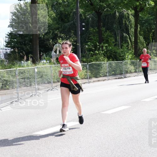 08.06.2024 - REWE Women's Run Strokosch-Dieckow http://msf.ph/oto/6258816 09.06.2024 09:57:23 Laufen 10496, 10316, 10264 meine-sportfotos.de
