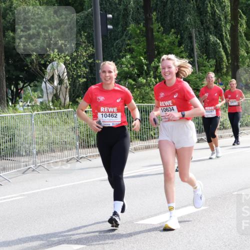 08.06.2024 - REWE Women's Run Strokosch-Dieckow http://msf.ph/oto/6258889 09.06.2024 09:57:45 Laufen 10462, 10634, 10621, 10287, 10432 meine-sportfotos.de