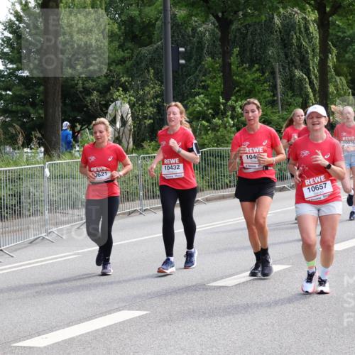 08.06.2024 - REWE Women's Run Strokosch-Dieckow http://msf.ph/oto/6258908 09.06.2024 09:57:50 Laufen 0621, 10432, 104, 10657, 10076 meine-sportfotos.de