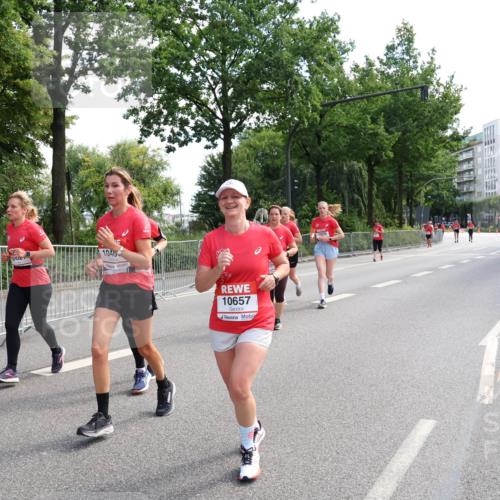 08.06.2024 - REWE Women's Run Strokosch-Dieckow http://msf.ph/oto/6258920 09.06.2024 09:57:52 Laufen 1046, 10657 meine-sportfotos.de